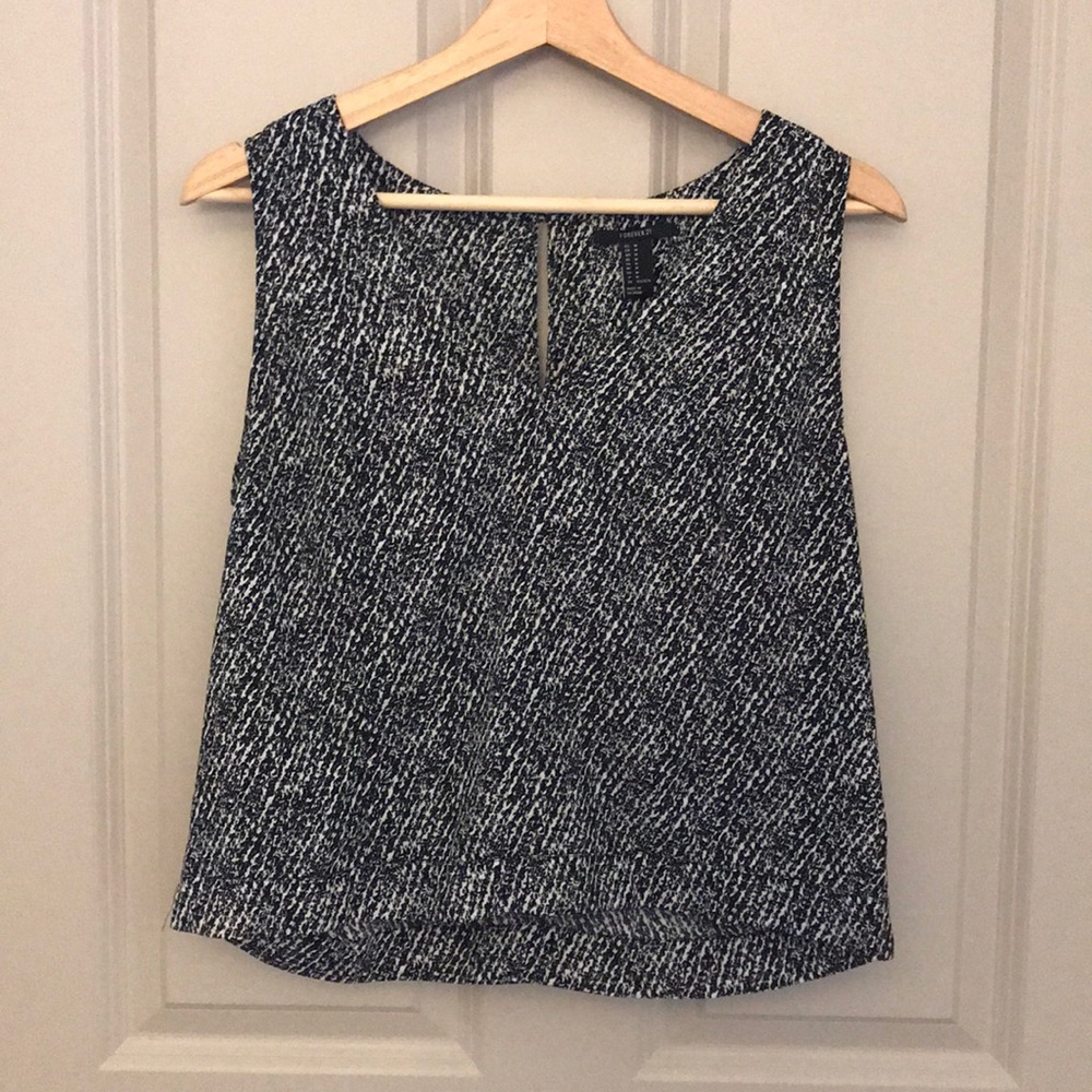 Forever 21 black and white blouse